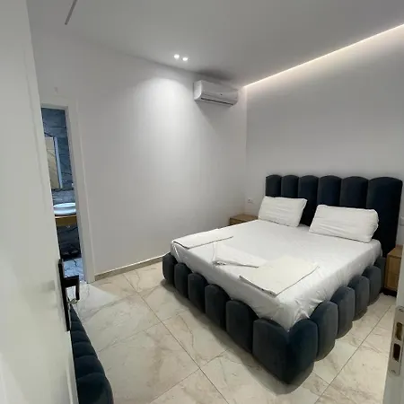 Vila Elezi 2 别墅 地拉那