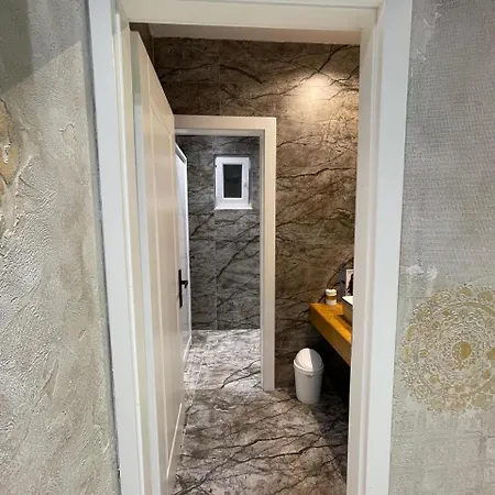Vila Elezi 2