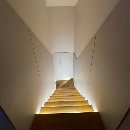 别墅 Vila Elezi 2 地拉那